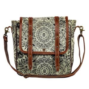 Myra LE MEDALLION SHOULDER BAG